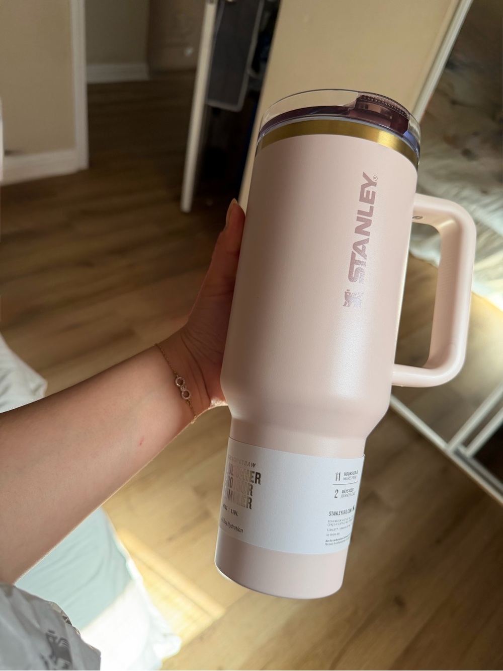 Stanley Pale Pink Insulated Mug with Handle - Picture 1 of 2